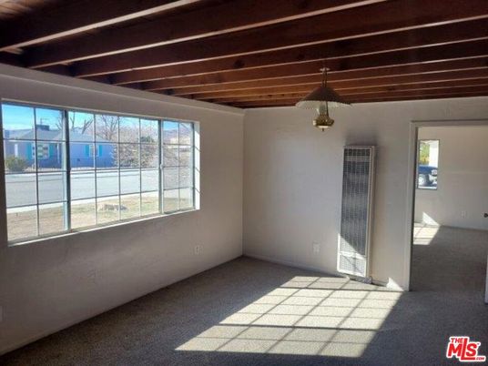 Empty room, Interior, Wooden Beams, Wooden Ceilings
