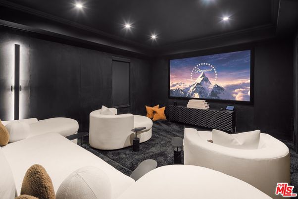 Interior, Projection Screen, Recessed Lighting, Theatre Room