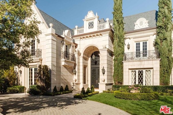 Exterior, Facade, French Provincial