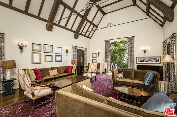 Interior, Living room, Pendant Lights, Wooden Beams, Wood Texture Flooring