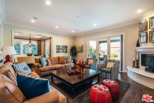 Chandelier, Dining room, Fireplace, Interior, Living room, Recessed Lighting, Wood Texture Flooring