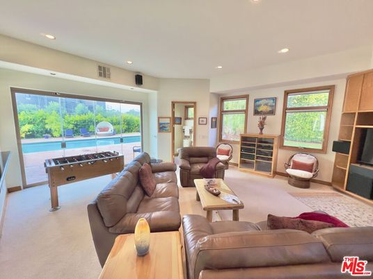 Game Room, Interior, Living room, Recessed Lighting