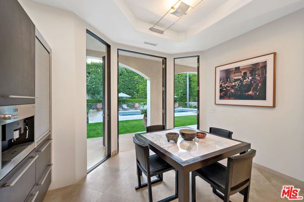 Dining room, Interior