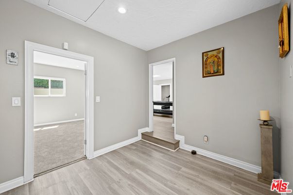Empty room, Interior, Recessed Lighting, Wood Texture Flooring