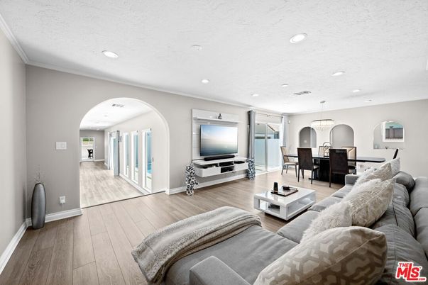 Chandelier, Dining room, Interior, Living room, Pendant Lights, Recessed Lighting, Wood Texture Flooring