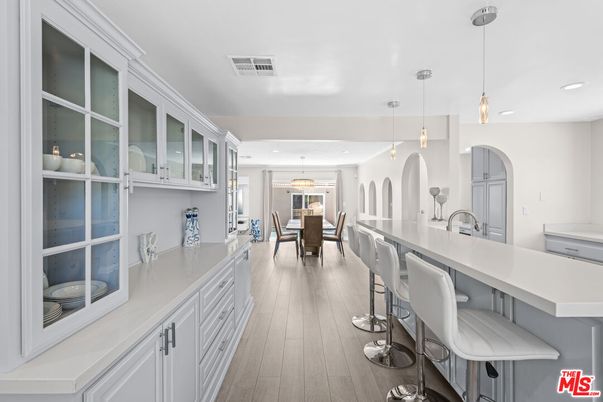 Dining room, Interior, Kitchen, Pendant Lights, Recessed Lighting, Wood Texture Flooring