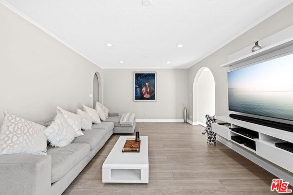 Interior, Living room, Recessed Lighting, Wood Texture Flooring