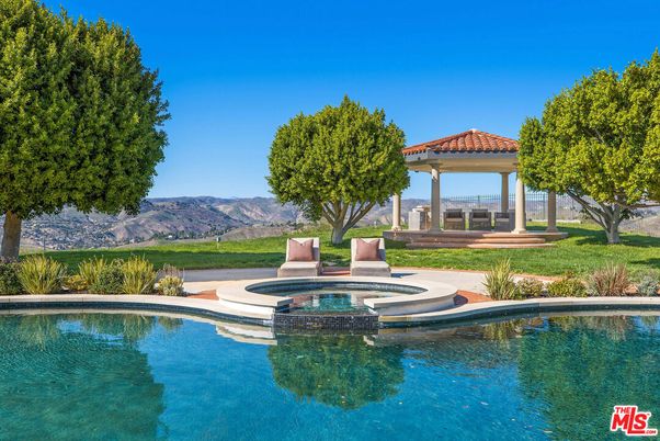 Exterior, Lake, Pool