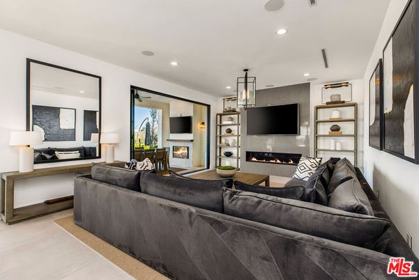 Fireplace, Interior, Living room, Recessed Lighting