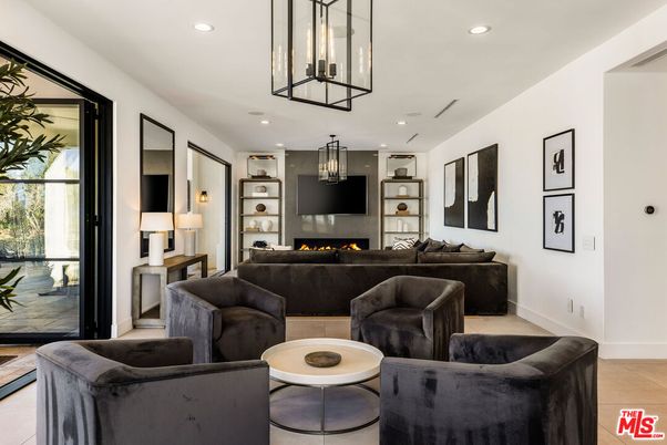 Fireplace, Interior, Living room, Pendant Lights, Recessed Lighting