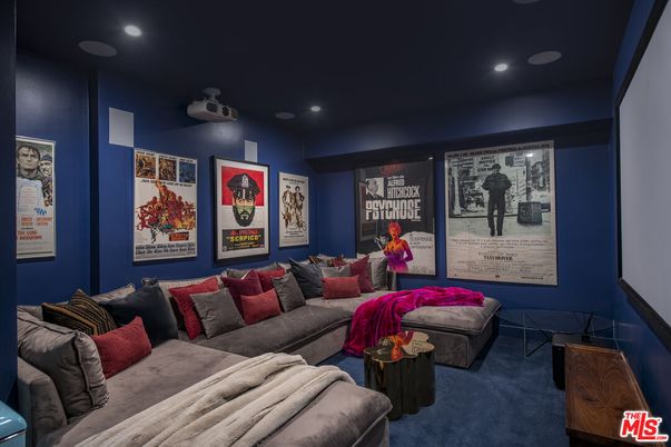 Interior, Projection Screen, Recessed Lighting, Theatre Room