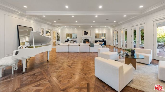 Fireplace, Interior, Living room, Piano, Recessed Lighting, Wood Texture Flooring