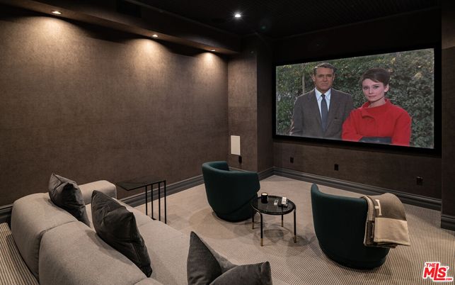 Interior, Projection Screen, Recessed Lighting, Theatre Room