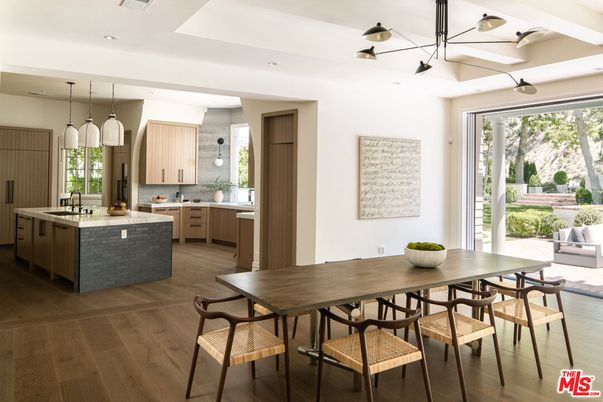 Dining room, Interior, Kitchen, Pendant Lights, Recessed Lighting, Wood Texture Flooring