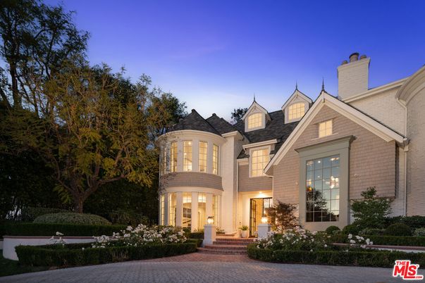 Exterior, Facade, Brick Facade, French Provincial