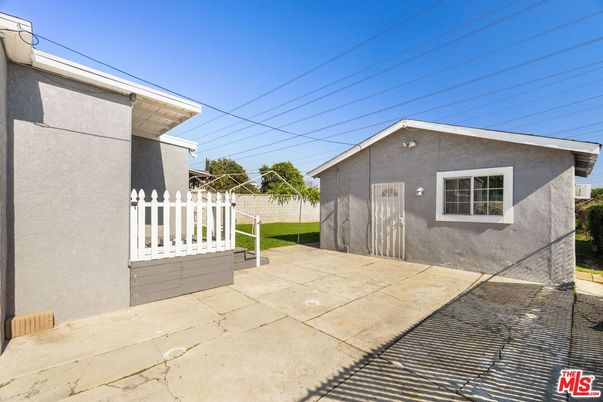 Backyard, Exterior