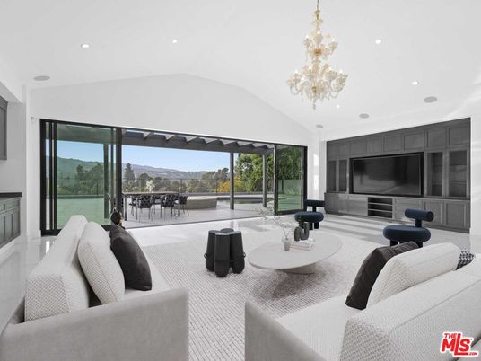 Chandelier, Dining room, Interior, Living room, Recessed Lighting