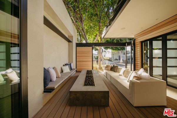 Exterior, Recessed Lighting