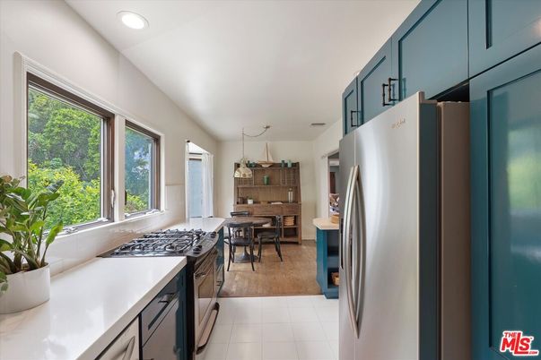 Dining room, Interior, Kitchen, Pendant Lights, Recessed Lighting, Wood Texture Flooring