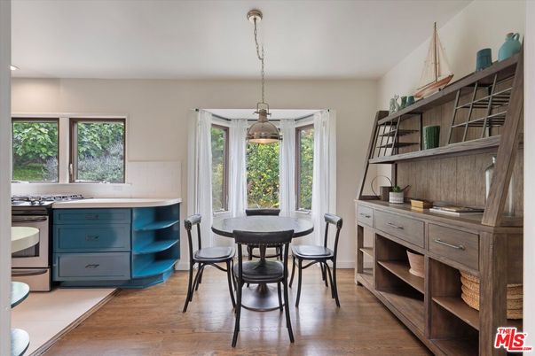 Interior, Pendant Lights, Recessed Lighting, Wood Texture Flooring