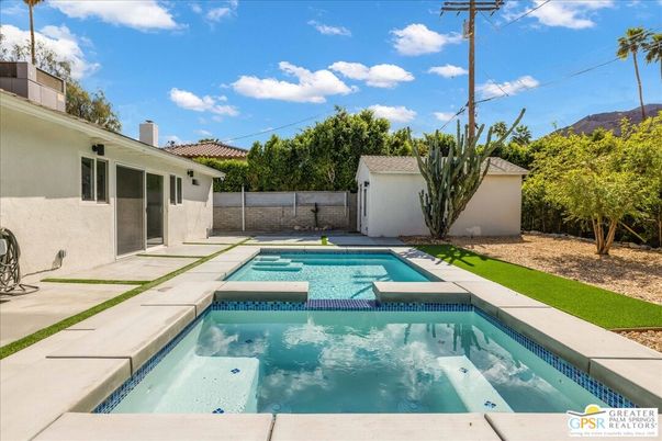 Exterior, Pool