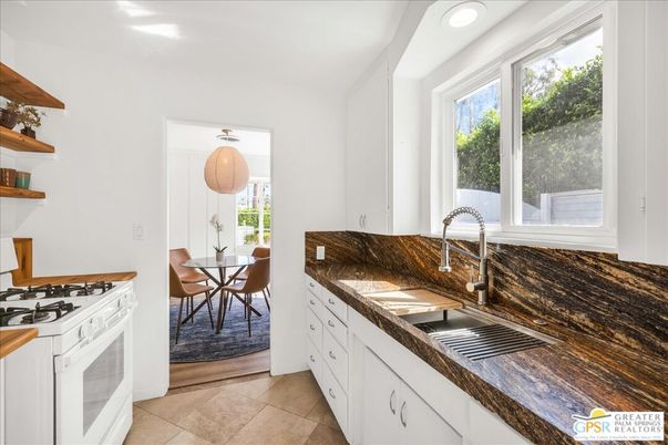 Dining room, Interior, Kitchen, Recessed Lighting