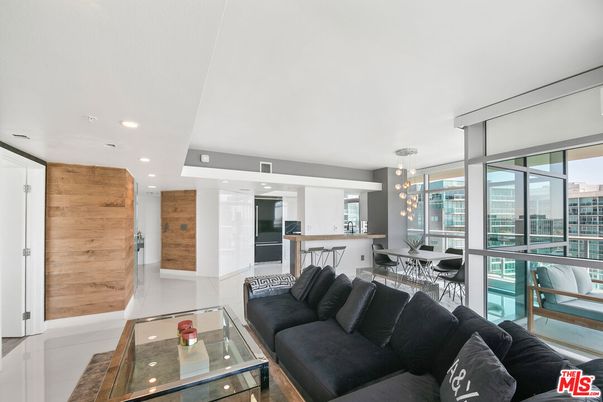Dining room, Interior, Kitchen, Living room, Pendant Lights, Recessed Lighting