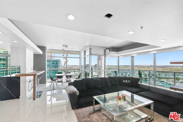 Dining room, Interior, Living room, Recessed Lighting