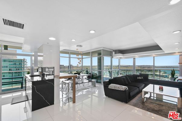 Dining room, Interior, Living room, Recessed Lighting, Water