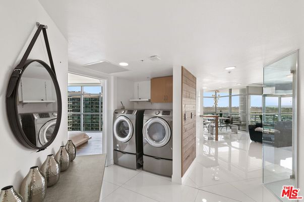 Interior, Recessed Lighting, Washer
