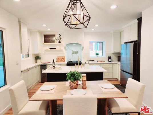 Chandelier, Dining room, Interior, Kitchen, Recessed Lighting, Wood Texture Flooring