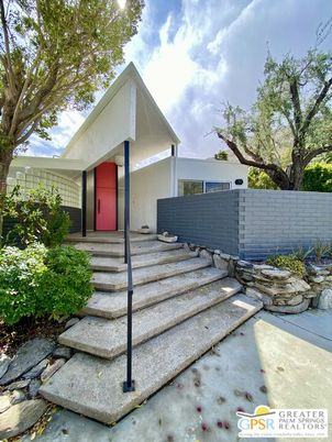 Exterior, Facade, None