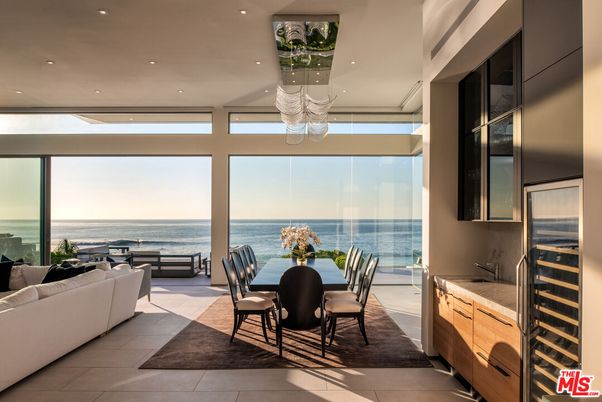 Chandelier, Dining room, Interior, Living room, Pendant Lights, Recessed Lighting, Water