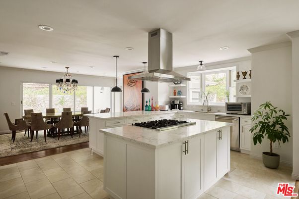 Chandelier, Dining room, Interior, Kitchen, Pendant Lights, Recessed Lighting, Stainless Steel Appliances