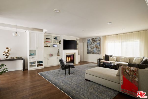 Fireplace, Interior, Living room, Pendant Lights, Recessed Lighting, Wood Texture Flooring