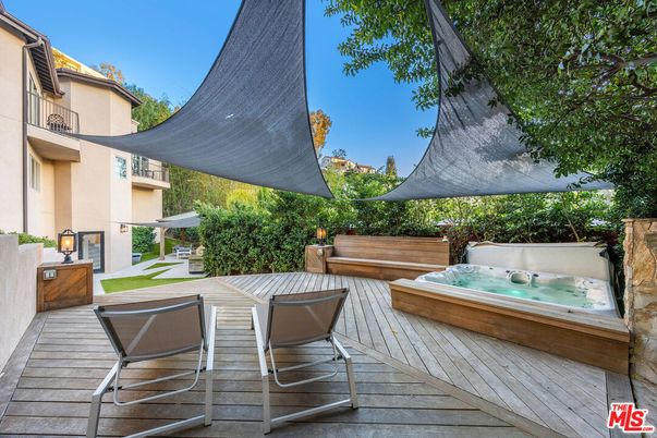 Exterior, Hot Tub