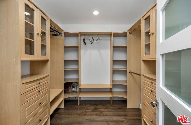 Interior, Recessed Lighting, Walk-in Closets, Wood Texture Flooring