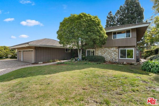 Backyard, Detached Garage, Exterior