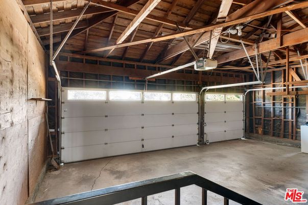 Garage, Interior, Wooden Beams, Wooden Ceilings