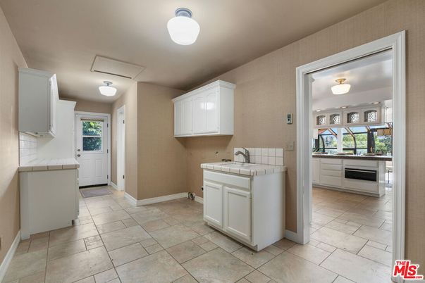 Interior, Kitchen, Tile Countertops