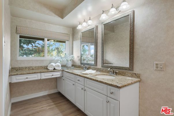 Bathroom, Dual Sink Vanities, Interior, Wood Texture Flooring