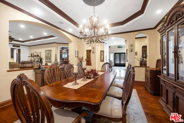 Chandelier, Dining room, Interior, Recessed Lighting, Wood Texture Flooring