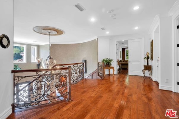 Chandelier, Interior, Recessed Lighting, Wood Texture Flooring