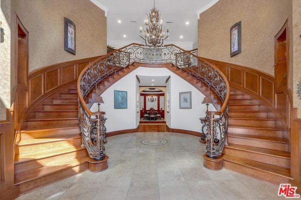 Chandelier, Interior, Recessed Lighting