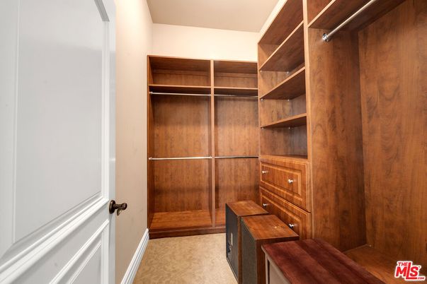 Interior, Walk-in Closets