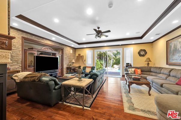 Interior, Living room, Recessed Lighting, Stone Walls, Wood Texture Flooring