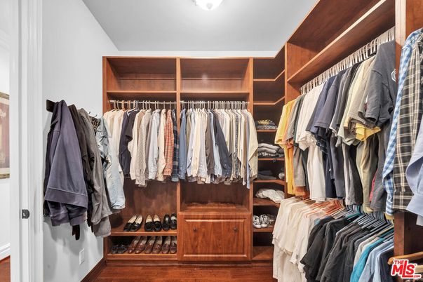 Interior, Walk-in Closets, Wood Texture Flooring