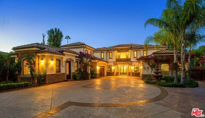 Backyard, Exterior, Facade, Mediterranean