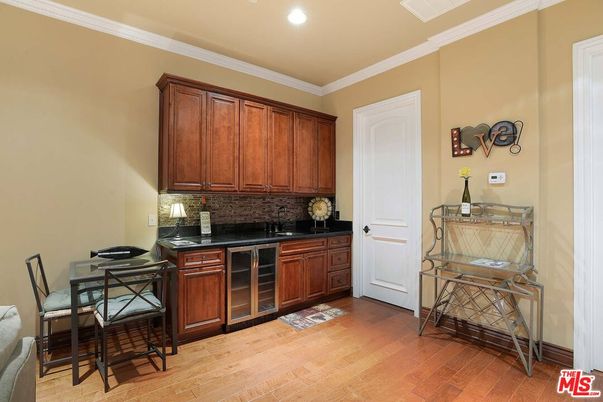 Dining room, Interior, Kitchen, Recessed Lighting, Wood Texture Flooring