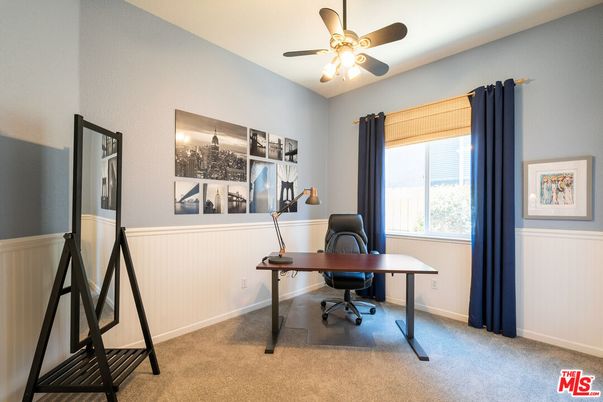 Home Office, Interior